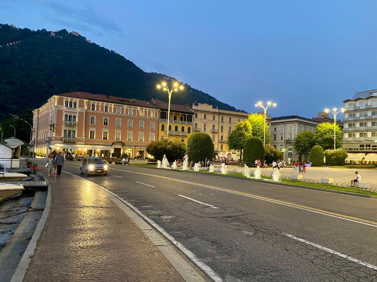 Piazza Cavour - Lake View Apartment Como Exteriör bild